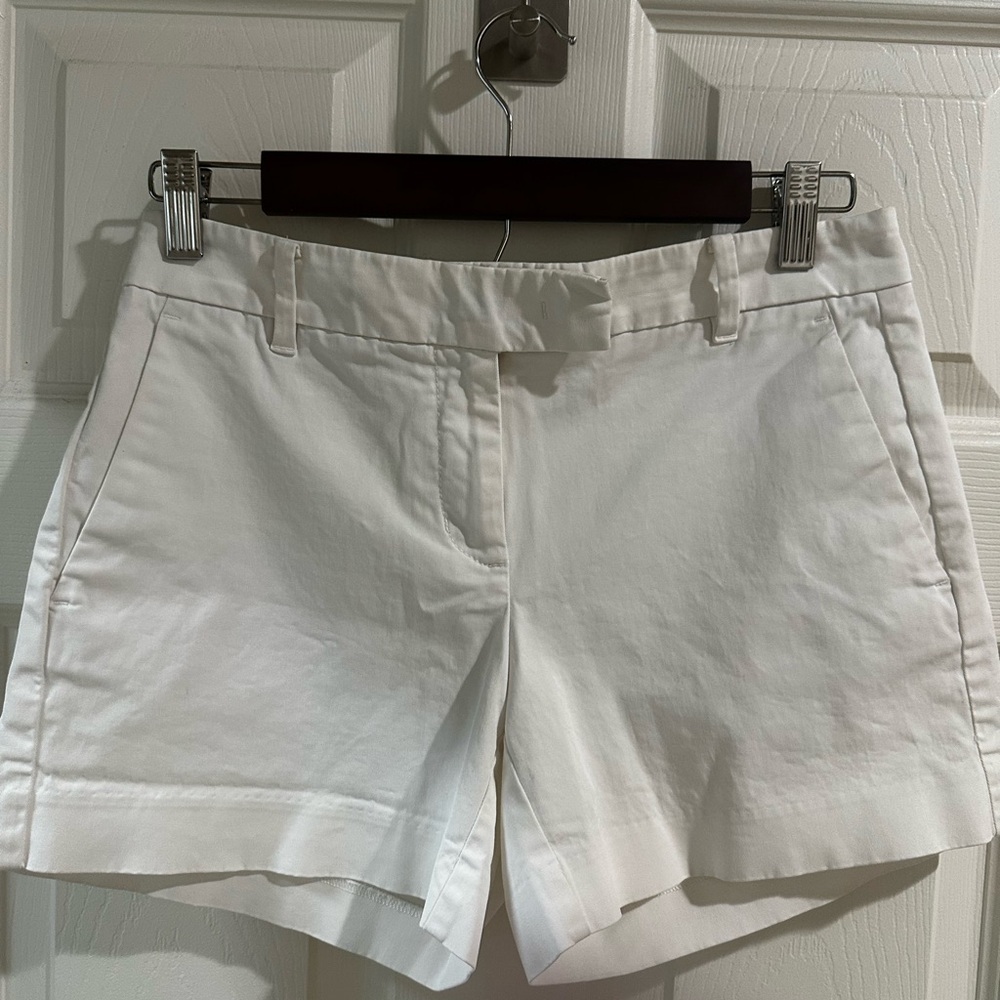 Ann Taylor Devins Fit Women's White Shorts
